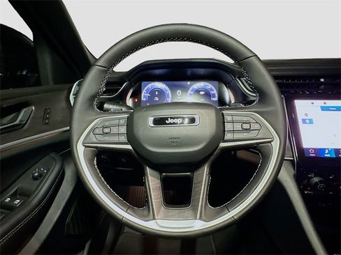 New 2025 Jeep Grand Cherokee Limited w/ Luxury Tech Group II image 7