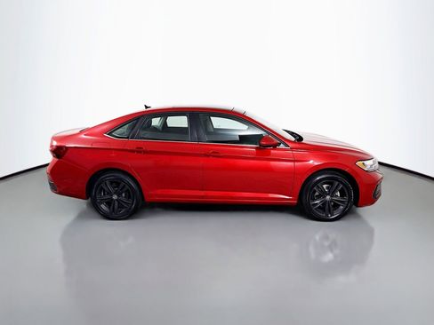 Certified 2022 Volkswagen Jetta SE FWD image 8