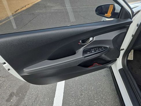 Used 2020 Hyundai Veloster Turbo R-Spec image 14