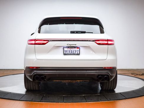 Used 2022 Porsche Cayenne Platinum Edition image 7