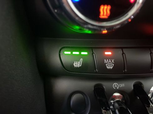 Certified 2023 MINI Cooper 4-Door Hardtop image 9