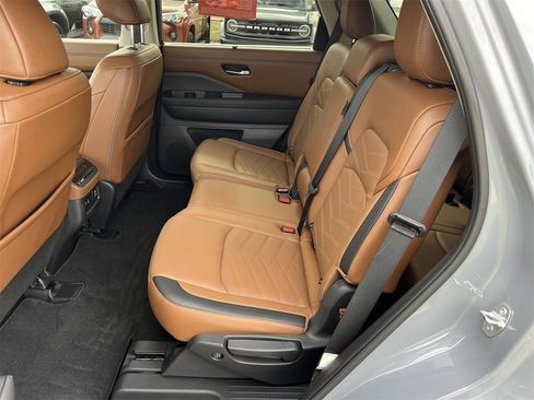 Certified 2023 Nissan Pathfinder Platinum w/ Cargo Package image 21