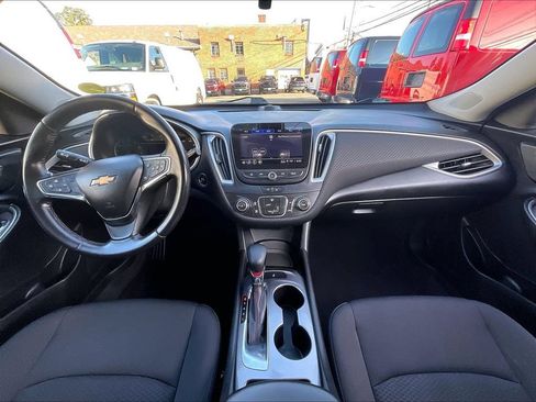 Used 2021 Chevrolet Malibu RS FWD image 21