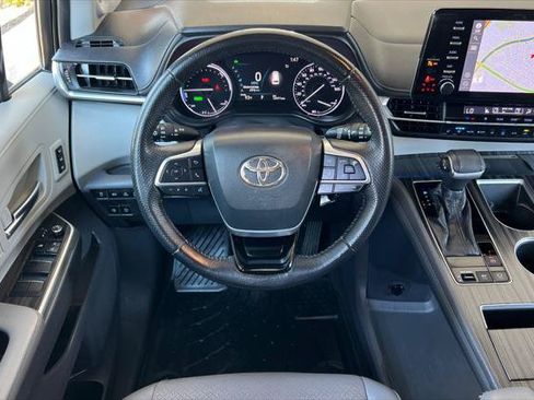 Certified 2021 Toyota Sienna Limited AWD/4WD image 15