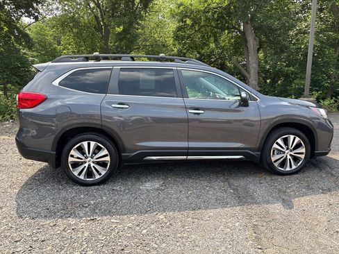 Used 2022 Subaru Ascent Touring image 9