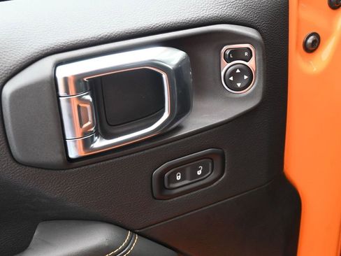 New 2025 Jeep Gladiator Sport image 18