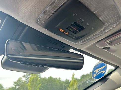 Used 2024 Toyota Prius Prime FWD image 17