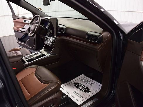 Used 2023 Ford Explorer King Ranch w/ Technology Package image 33