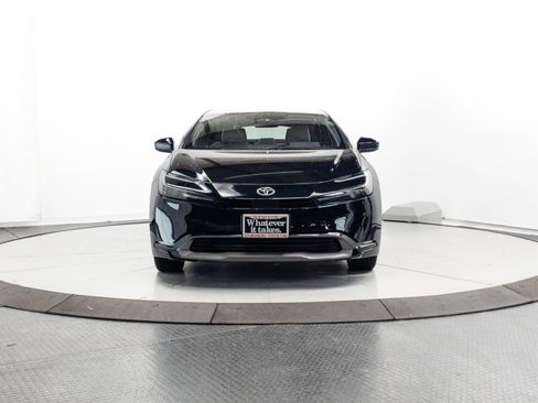 Used 2024 Toyota Prius XLE image 2