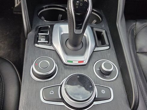 Used 2023 Alfa Romeo Giulia Sprint RWD image 20