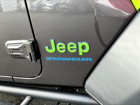 Used 2024 Jeep Wrangler Unlimited AWD/4WD image 23