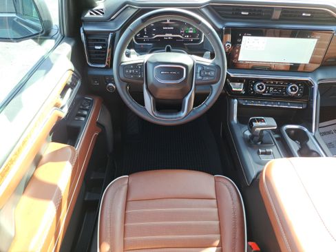 Used 2025 GMC Sierra 1500 Denali Ultimate image 9