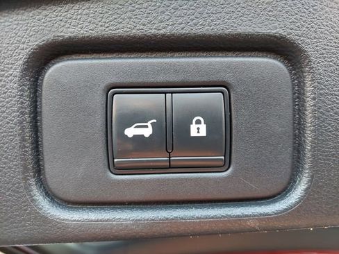 Used 2022 Nissan Pathfinder Platinum w/ Lighting Package (N92) image 35