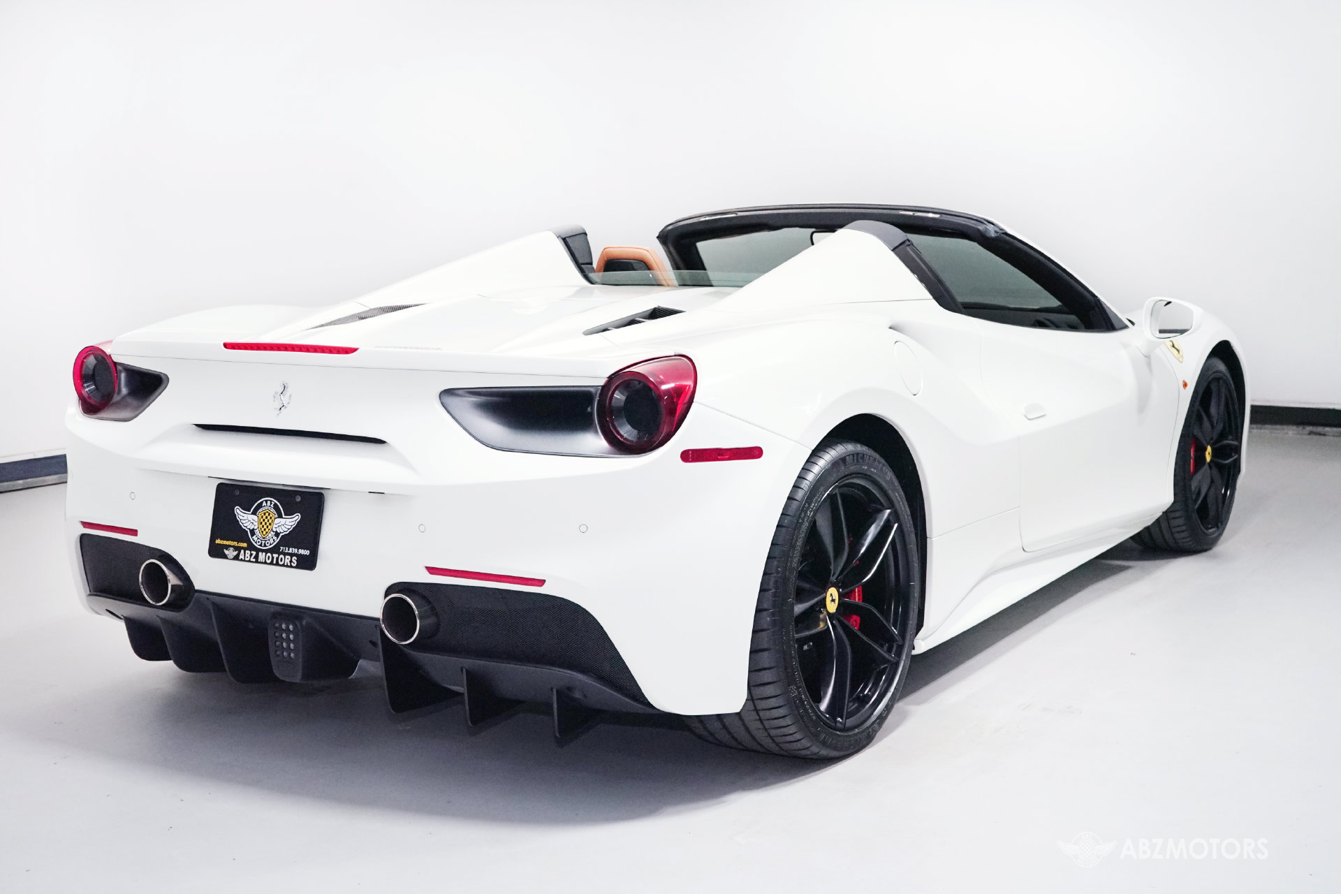 Used 2018 Ferrari 488 Spider RWD image 5