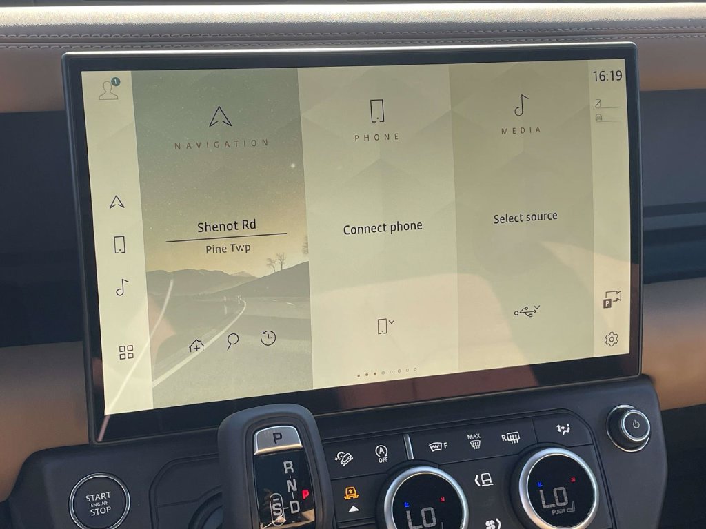 New 2026 Land Rover Defender 110 X-Dynamic SE AWD/4WD image 17