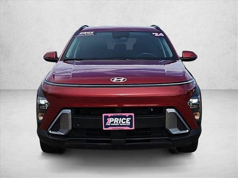 Used 2024 Hyundai Kona SEL FWD image 2