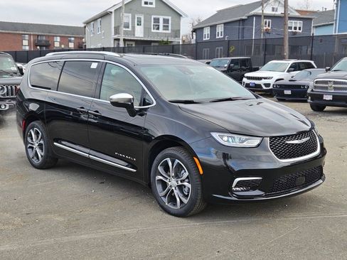 New 2026 Chrysler Pacifica Pinnacle image 7