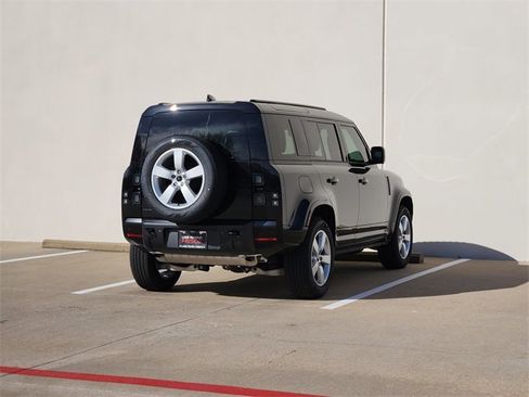 New 2026 Land Rover Defender 110 X-Dynamic SE image 4