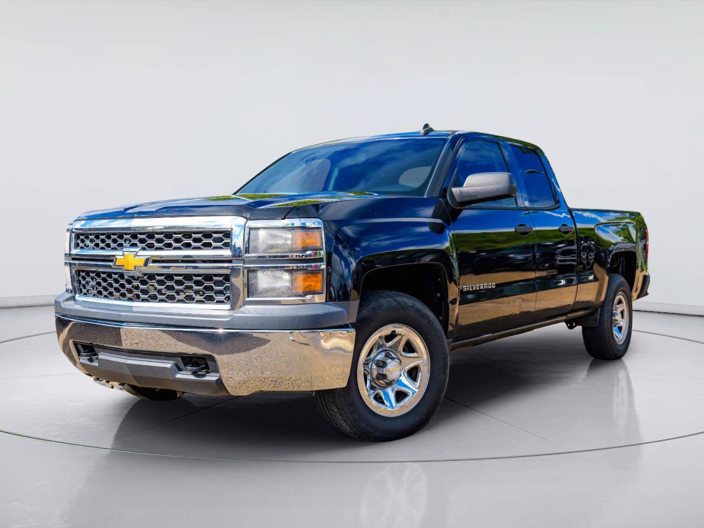 Used 2014 Chevrolet Silverado 1500 W/T w/ Trailering Package AWD/4WD image 1