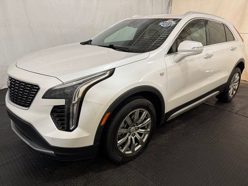 Used 2022 Cadillac XT4 Premium Luxury w/ Enhanced Visibility Package image 6