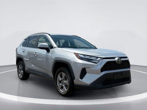 Used 2024 Toyota RAV4 XLE AWD/4WD image 5
