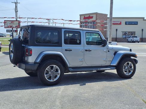 Used 2020 Jeep Wrangler Unlimited Sahara AWD/4WD image 22