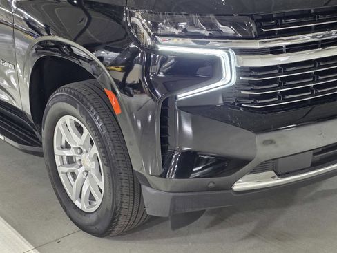 Used 2023 Chevrolet Suburban LT w/ Luxury Package image 10