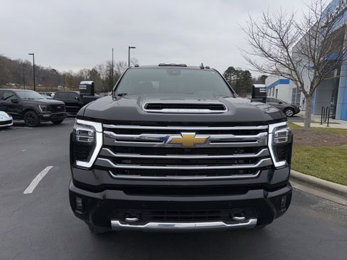 Used 2025 Chevrolet Silverado 3500 High Country w/ Technology Package image 2