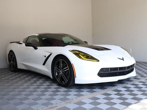 Used 2017 Chevrolet Corvette Stingray Coupe w/ Carbon Flash Badge Package RWD image 6