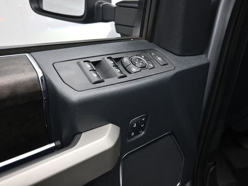 Used 2022 Ford F250 Lariat w/ Black Appearance Package AWD/4WD image 11