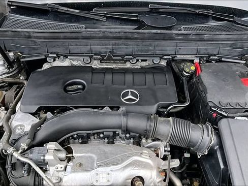 Used 2020 Mercedes-Benz GLB 250 image 34