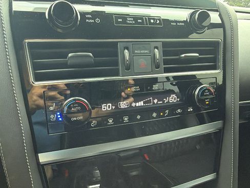 Used 2024 INFINITI QX80 Sensory AWD/4WD image 35