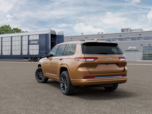New 2026 Jeep Grand Cherokee L Limited AWD/4WD image 3