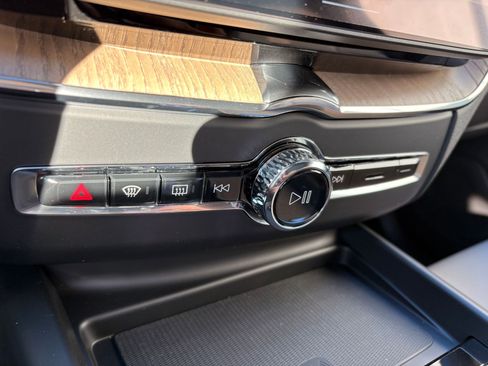 Used 2026 Volvo XC60 B5 Plus w/ Protection Package Premier image 18