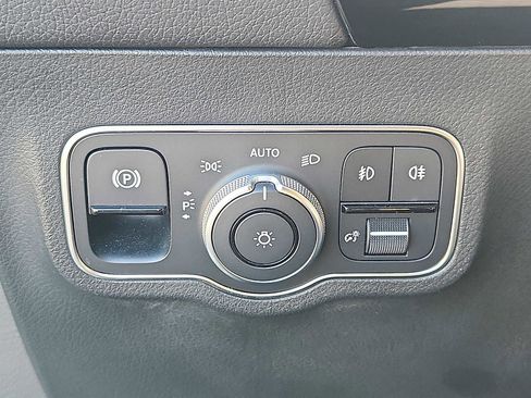 Used 2021 Mercedes-Benz GLA 250 4MATIC image 22