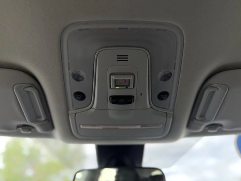 Used 2021 Toyota Prius LE image 31