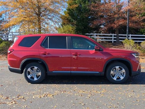 New 2025 Honda Pilot EX-L image 3