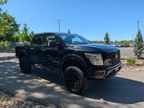 Used 2021 Nissan Titan SV w/ SV Convenience Package AWD/4WD image 7