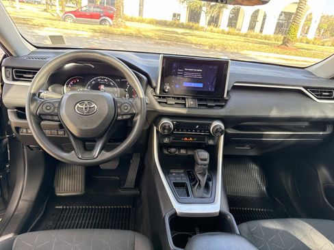 Used 2023 Toyota RAV4 XLE image 18