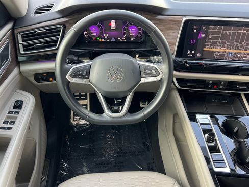 Used 2024 Volkswagen Atlas SEL Premium R-Line image 15
