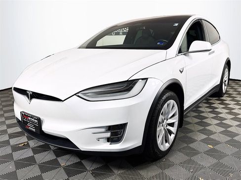 Used 2021 Tesla Model X Long Range image 3