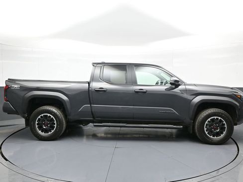 Certified 2024 Toyota Tacoma TRD Off-Road AWD/4WD image 5