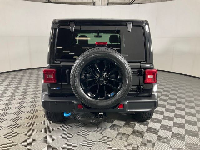 Used 2022 Jeep Wrangler Unlimited Sahara w/ Cold Weather Group AWD/4WD image 5