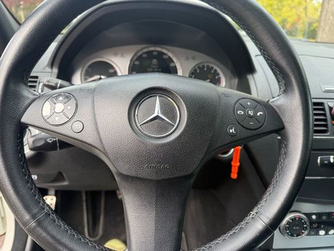 Used 2008 Mercedes-Benz C 300 Sport image 17