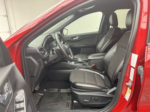 Used 2024 Ford Escape ST-Line w/ Tech Pack #1 AWD/4WD image 3