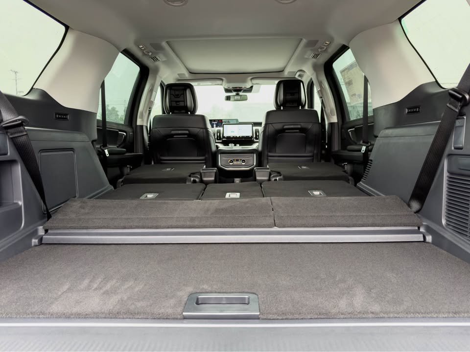 New 2027 Ford Expedition Platinum w/ Driver's Package AWD/4WD image 18