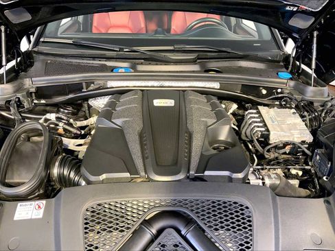 Certified 2024 Porsche Macan S image 32