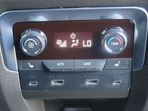 Certified 2026 Chevrolet Suburban High Country AWD/4WD image 25