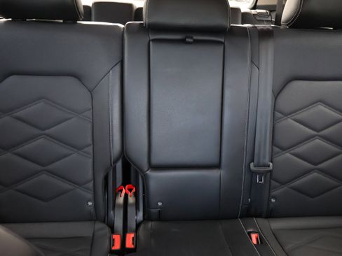 Used 2024 Volkswagen Atlas SE image 19