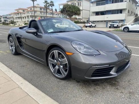 Used 2022 Porsche 718 Boxster RWD image 10